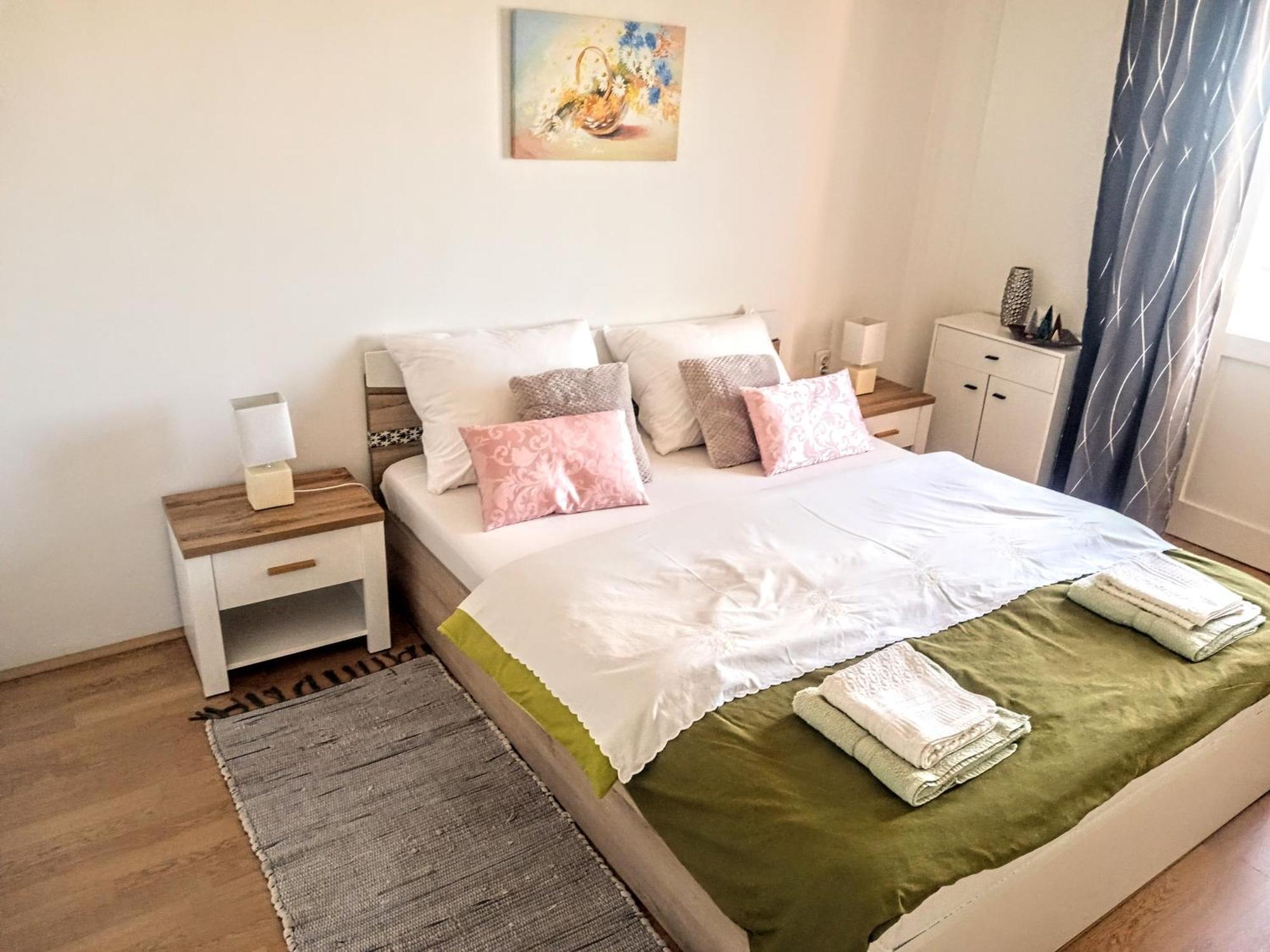 Apartman Petra セニ エクステリア 写真