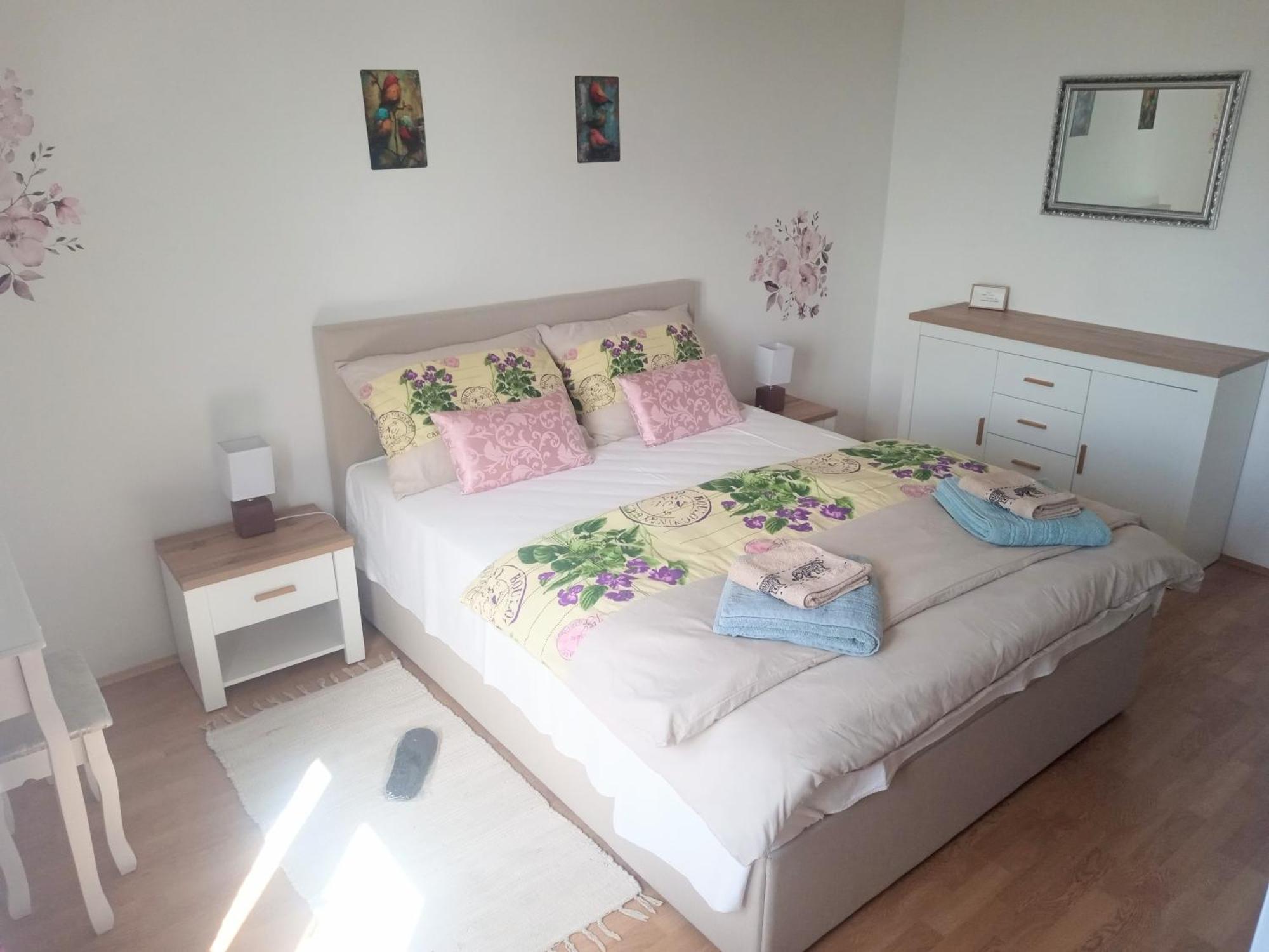 Apartman Petra セニ エクステリア 写真